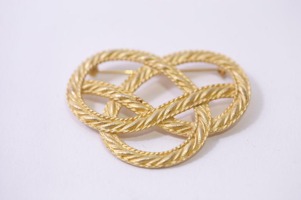 JJ Jonette, Infinity Knot, Brooch, Gold Tone, Pin, Vintage, ~ 260120-WH 905